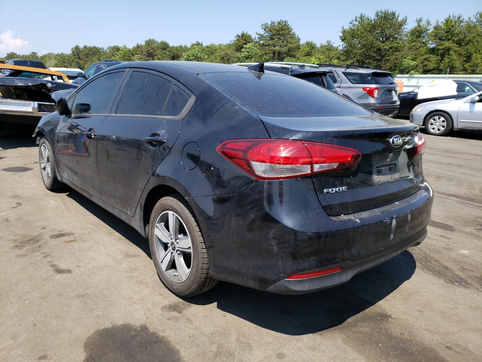 Photo 3 from auction – 2018 KIA FORTE LX with VIN 3KPFL4A75JE265719