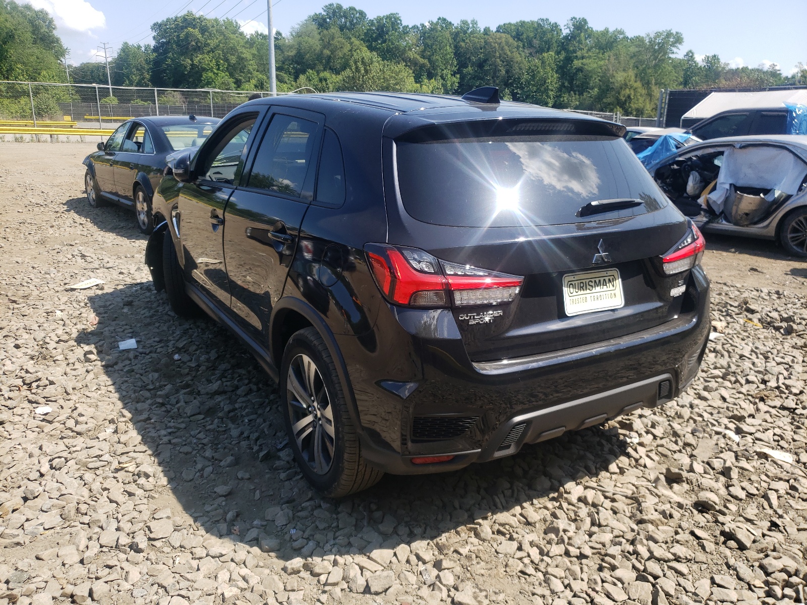 Photo 3 from auction – 2020 MITSUBISHI OUTLANDER with VIN JA4AP4AUXLU006744