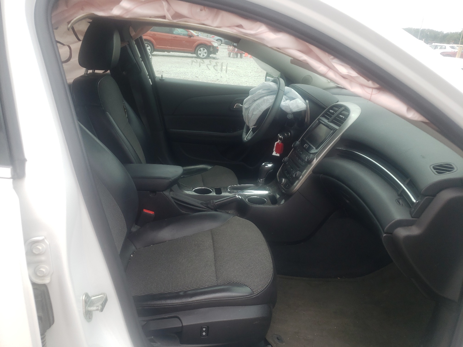 Photo 5 from auction – 2014 CHEVROLET MALIBU 1LT with VIN 1G11C5SL7EF267553