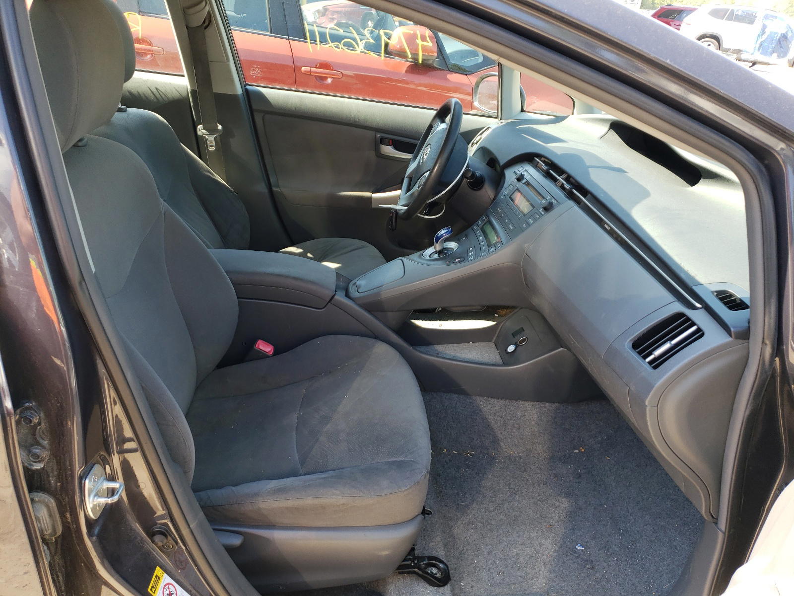 Photo 5 from auction – 2011 TOYOTA PRIUS with VIN JTDKN3DU7B1363983