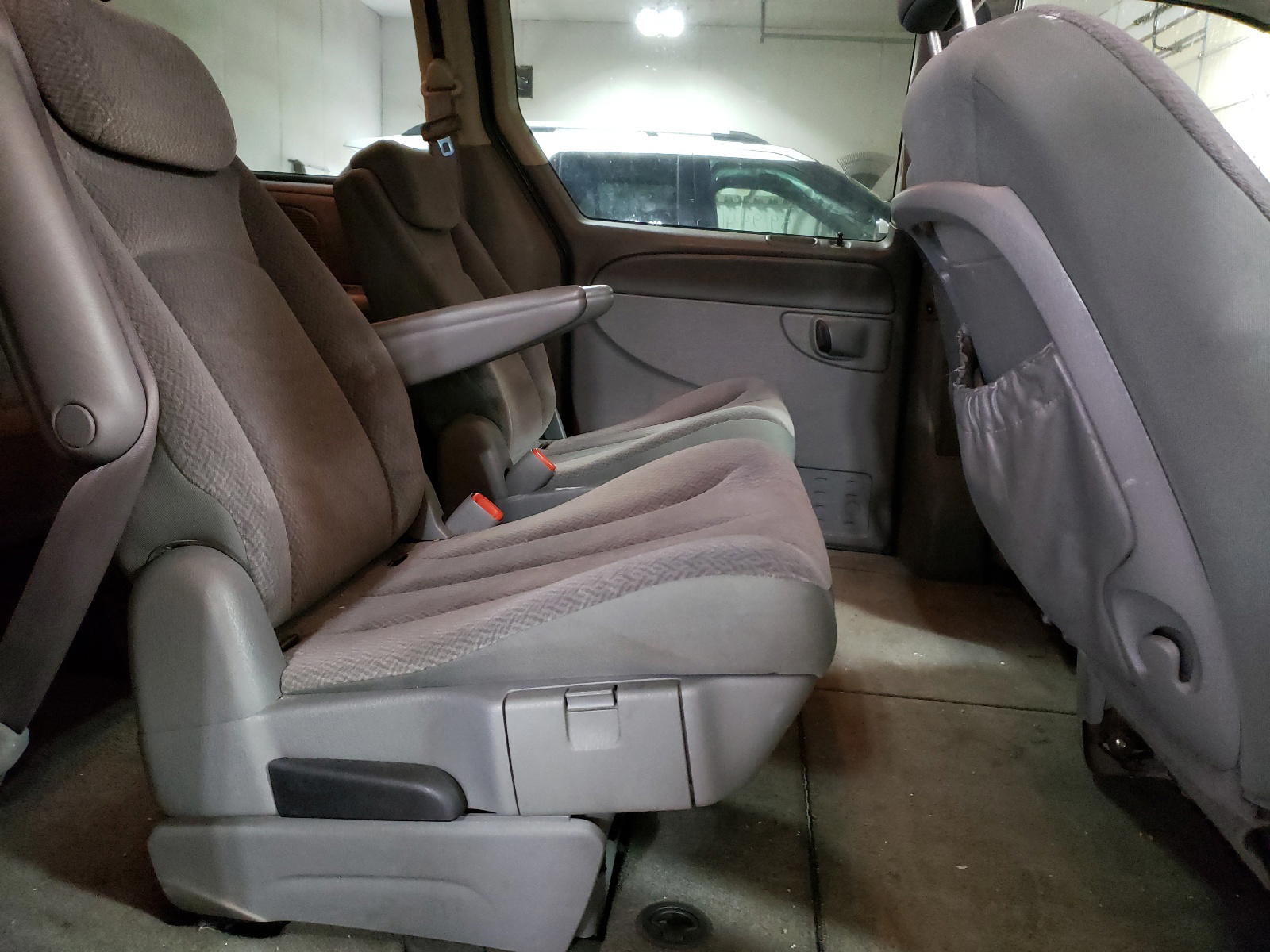 Photo 6 from auction – 2005 DODGE GRAND CARA with VIN 2D4GP44L55R501133