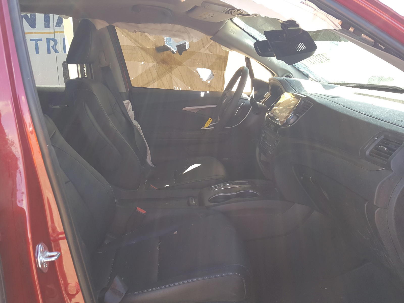 Photo 5 from auction – 2021 HONDA RIDGELINE with VIN 5FPYK3F74MB011147