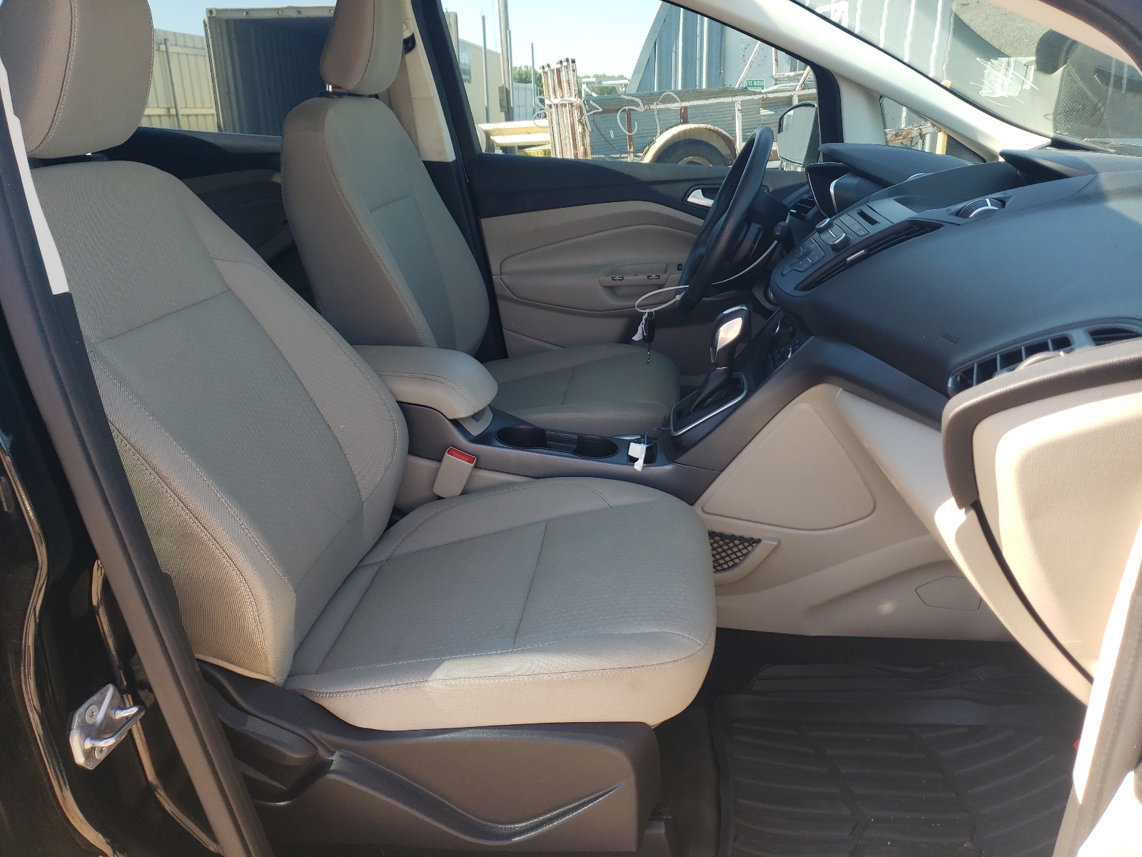 Photo 5 from auction – 2018 FORD C-MAX SE with VIN 1FADP5AU0JL102450