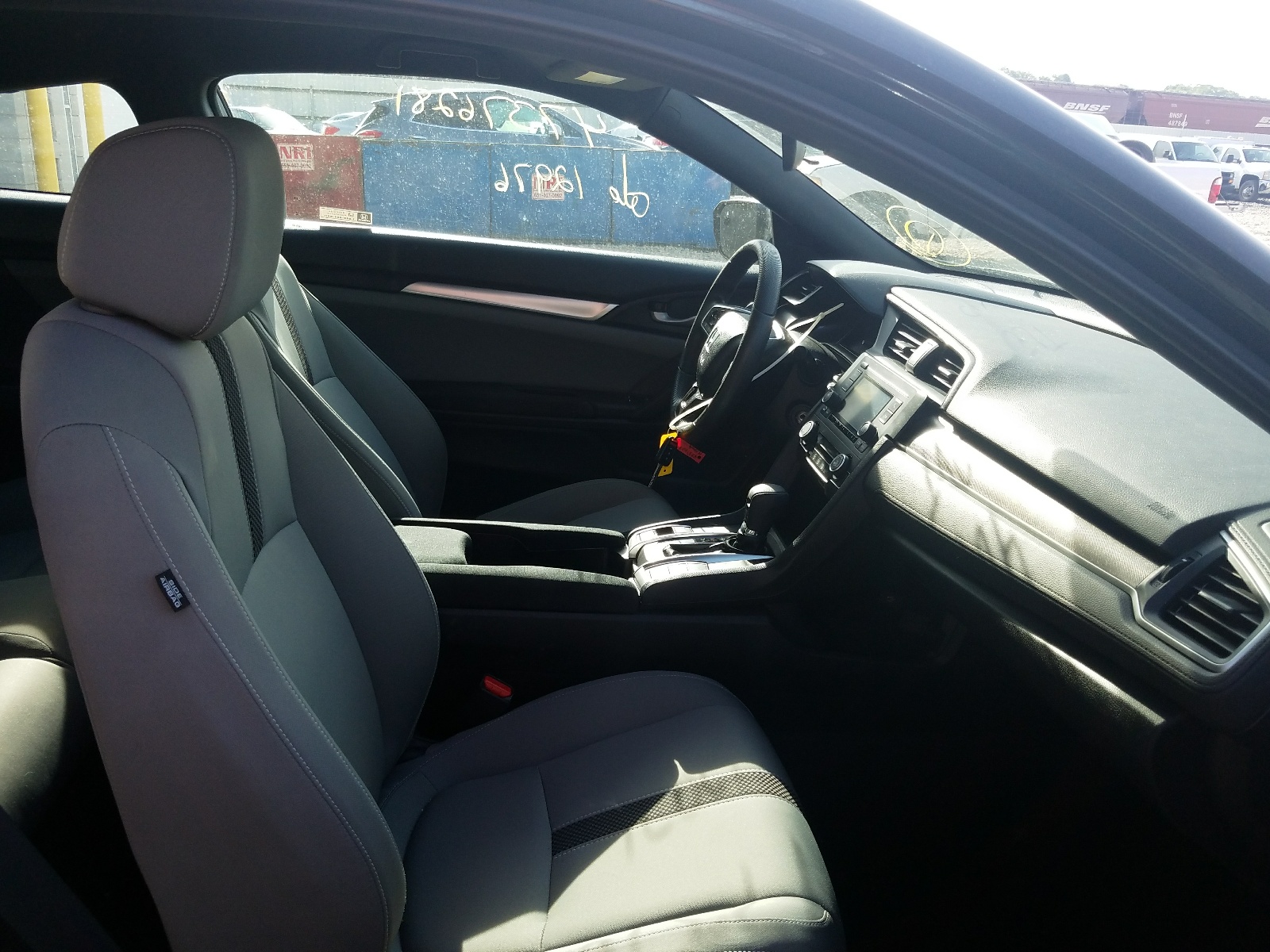Photo 19 from auction – 2019 HONDA CIVIC LX with VIN 2HGFC4B63KH302652