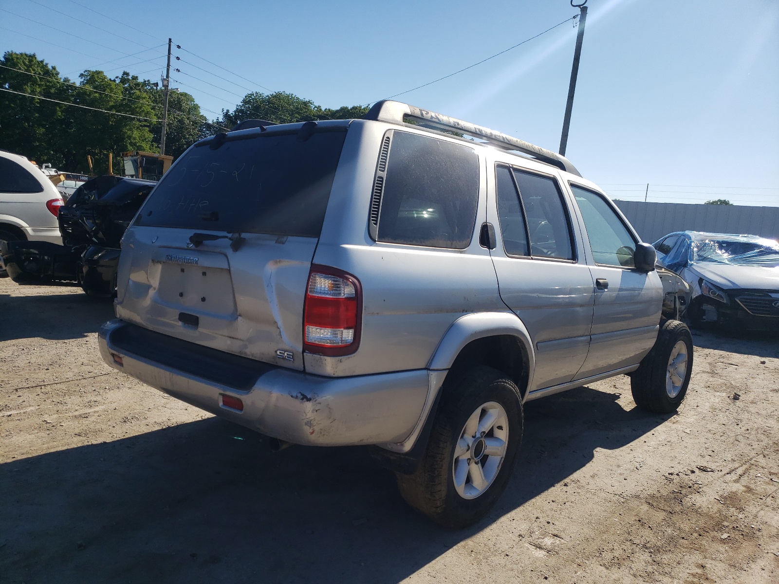 Photo 4 from auction – 2004 NISSAN PATHFINDER with VIN JN8DR09Y94W907305