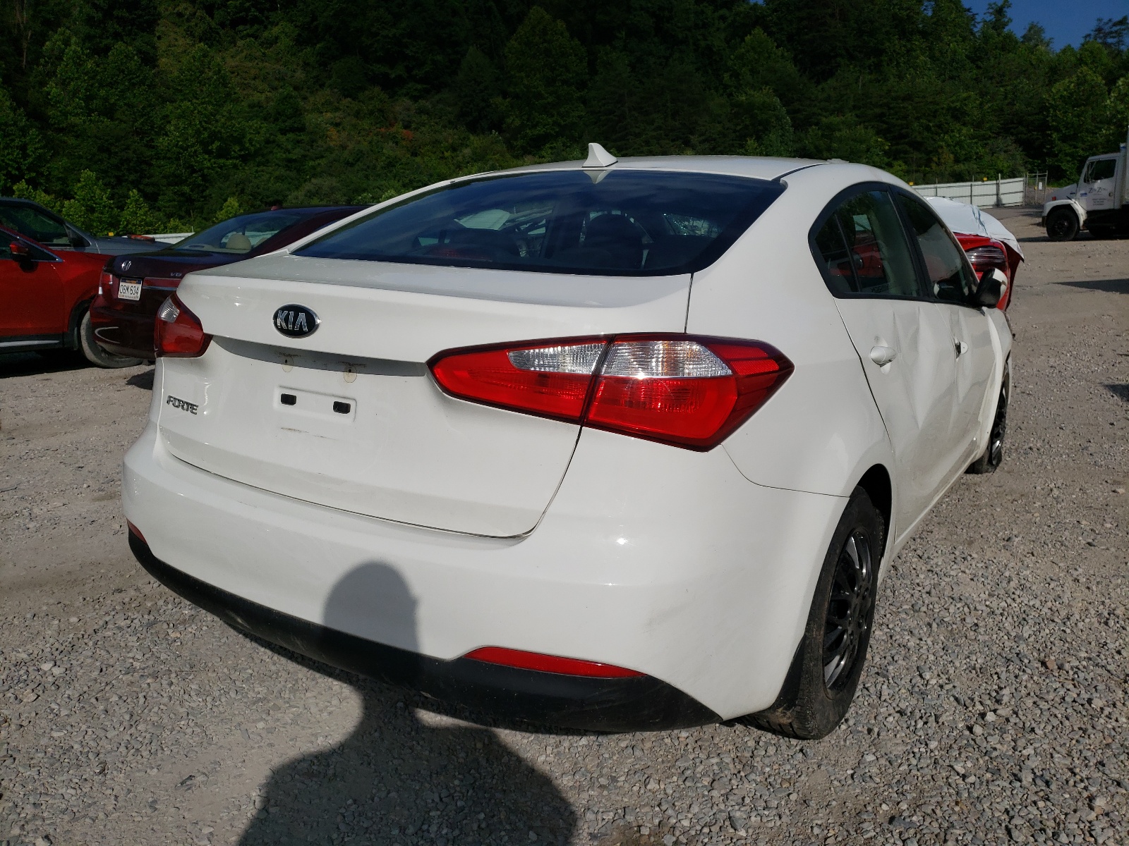 Photo 4 from auction – 2016 KIA FORTE LX with VIN KNAFK4A65G5615796