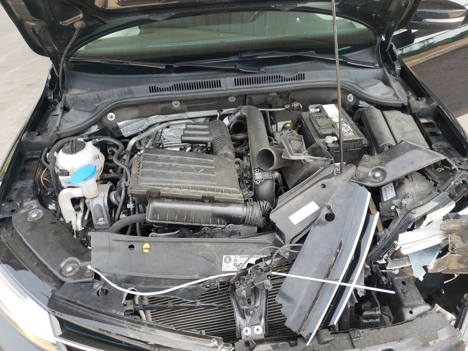 Photo 7 from auction – 2017 VOLKSWAGEN JETTA SE with VIN 3VWDB7AJ9HM339258