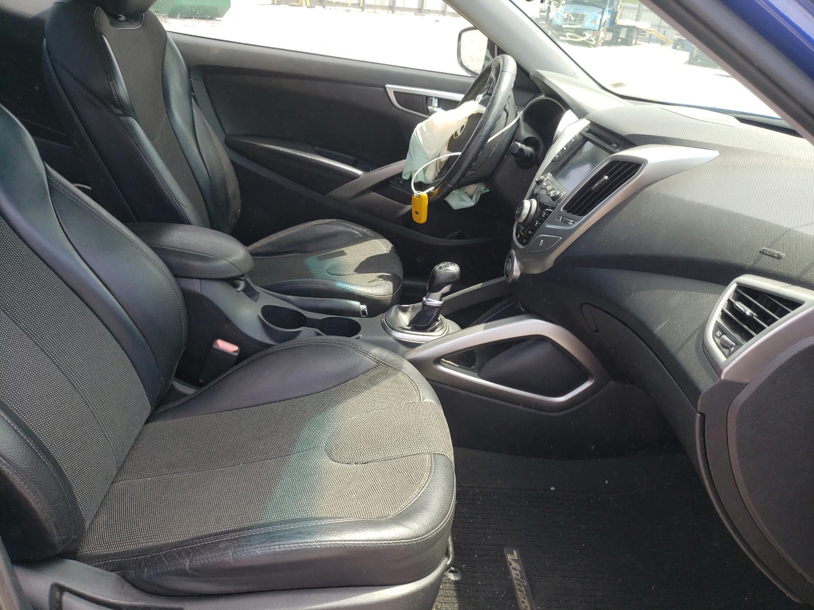 Photo 5 from auction – 2012 HYUNDAI VELOSTER with VIN KMHTC6AD1CU043117