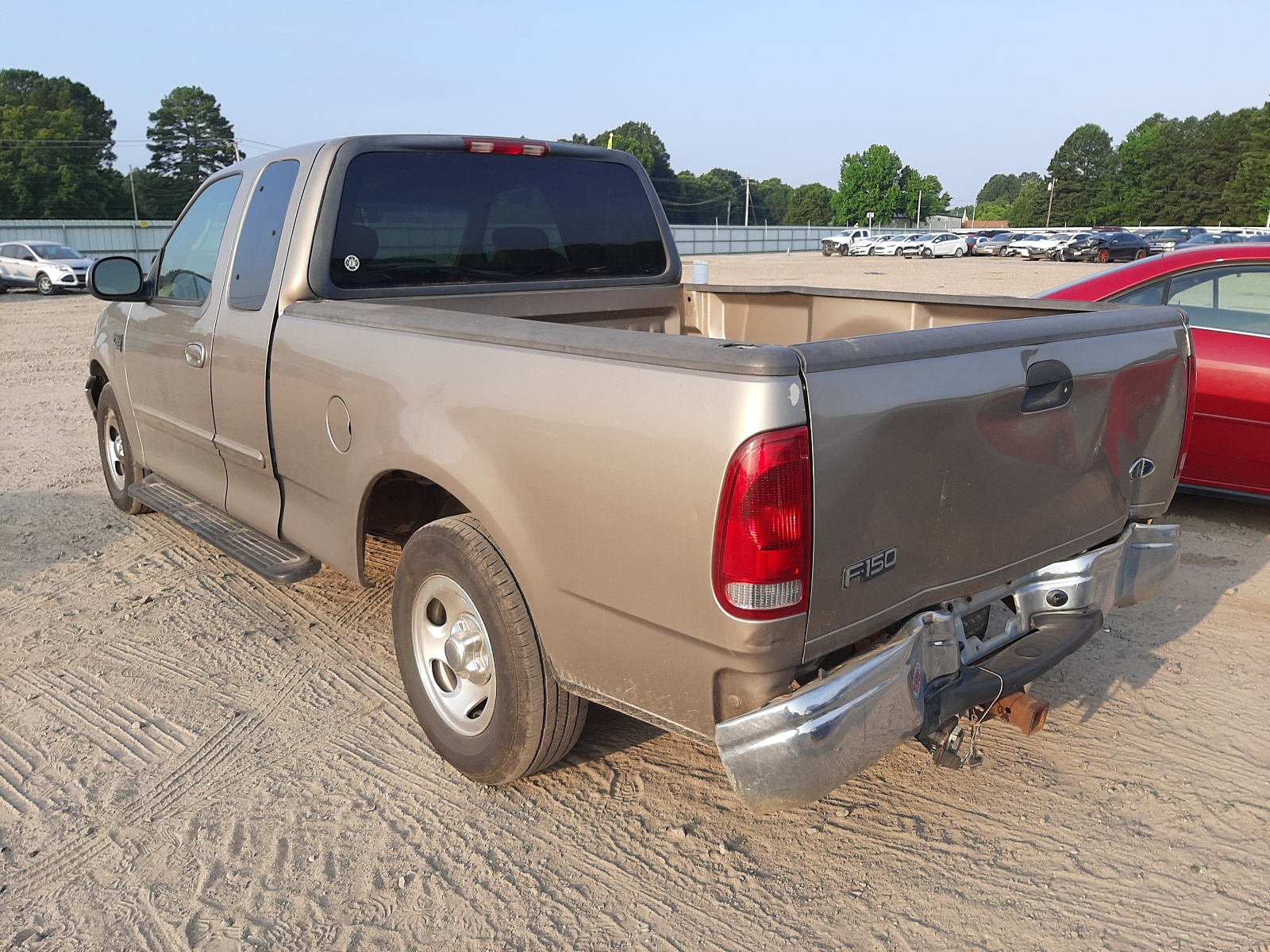 Photo 3 from auction – 2001 FORD F150 with VIN 1FTRX17WX1NA71665