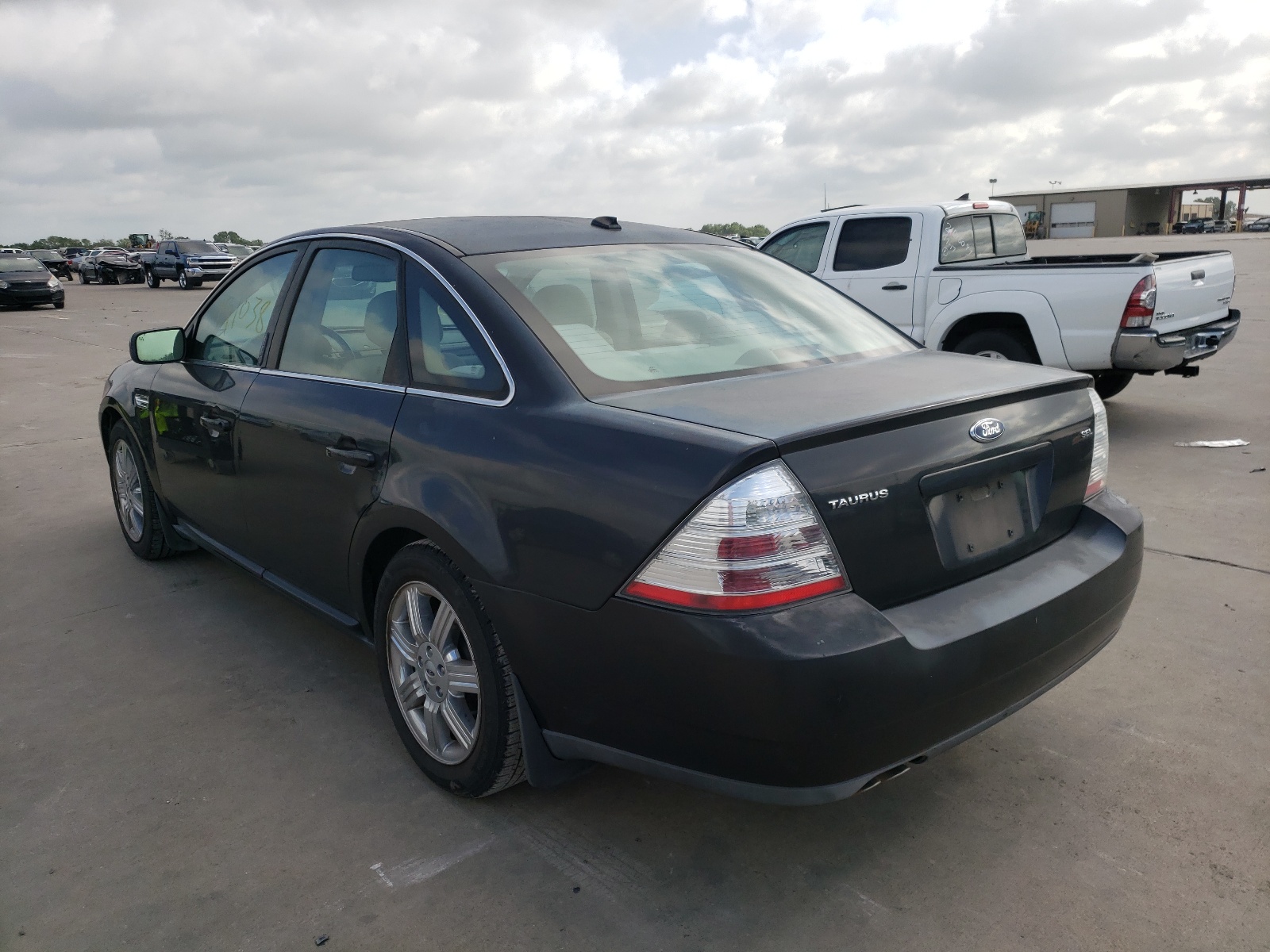 Photo 3 from auction – 2008 FORD TAURUS SEL with VIN 1FAHP24W58G118031