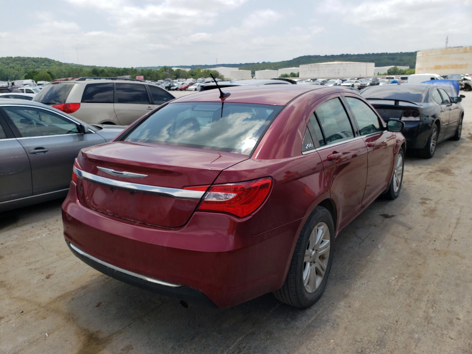 Photo 4 from auction – 2013 CHRYSLER 200 LX with VIN 1C3CCBAB2DN671294