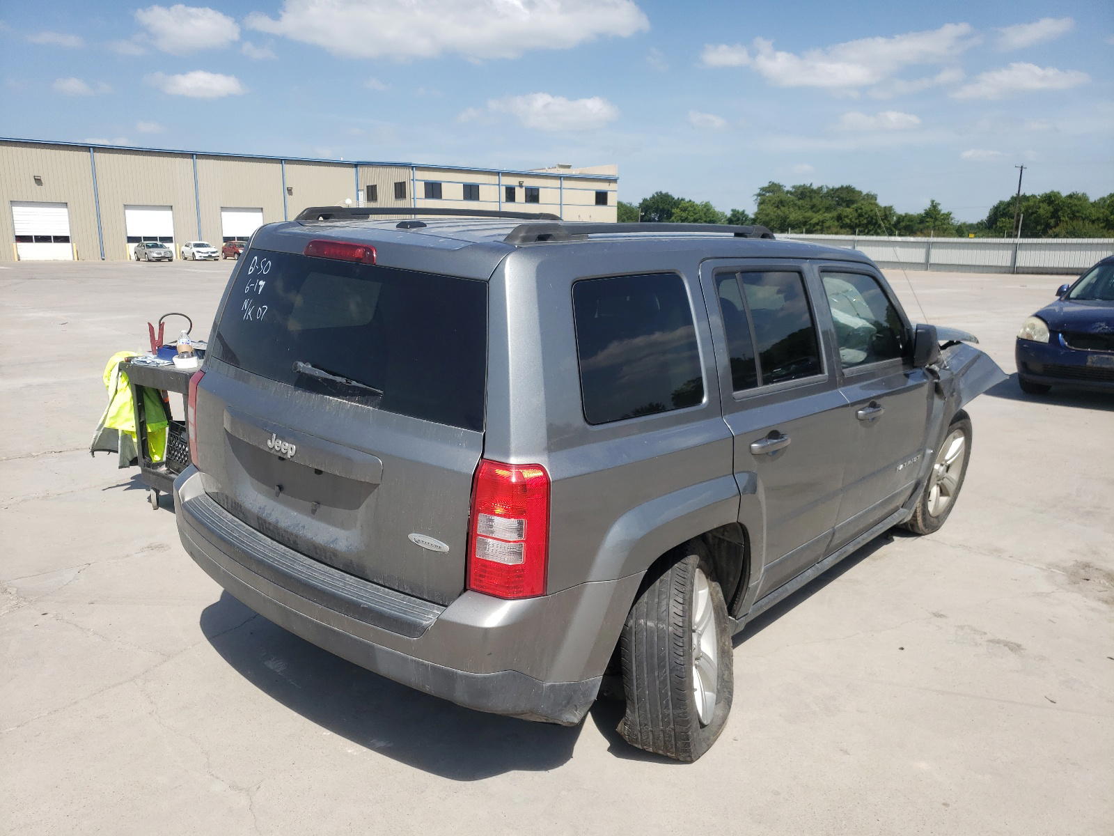 Photo 4 from auction – 2012 JEEP PATRIOT LA with VIN 1C4NJPFB7CD631670