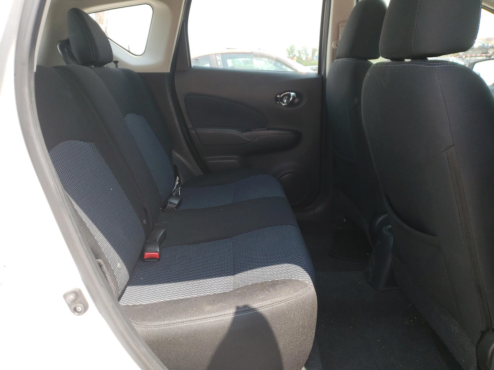 Photo 6 from auction – 2015 NISSAN VERSA NOTE with VIN 3N1CE2CPXFL397752