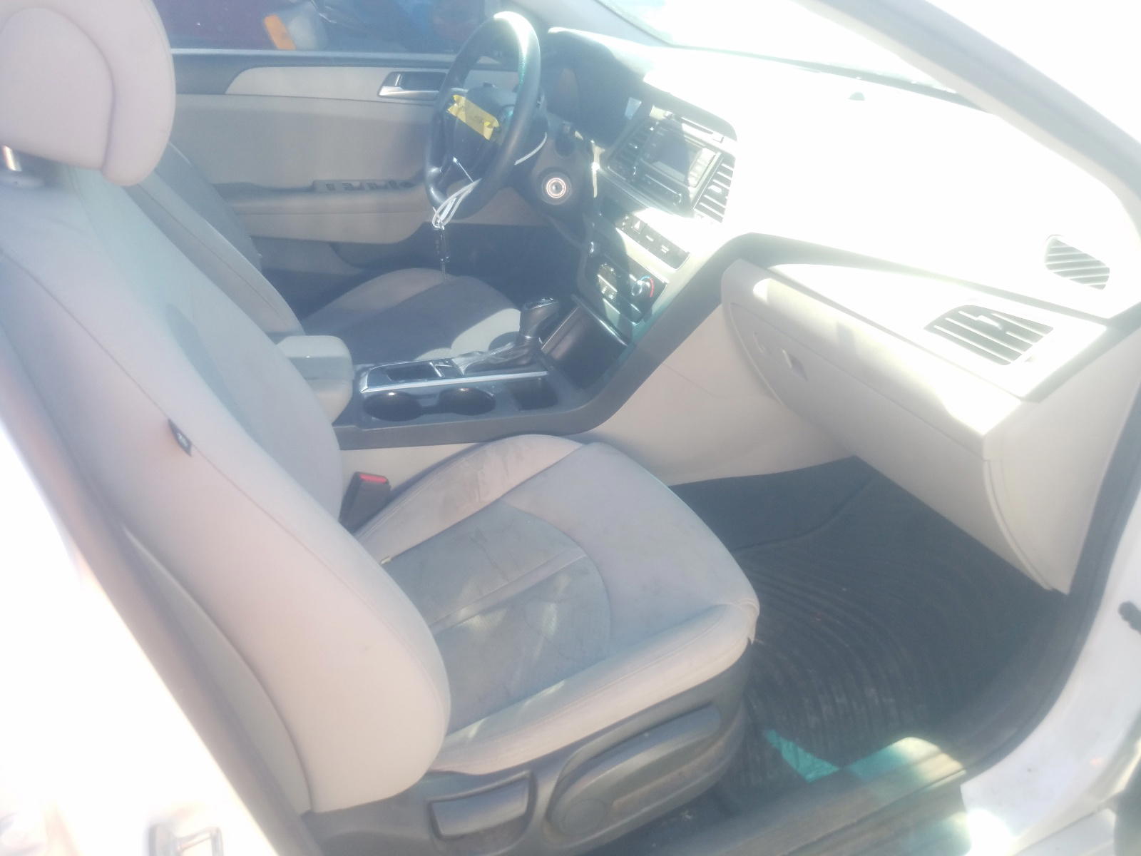 Photo 5 from auction – 2015 HYUNDAI SONATA SE with VIN 5NPE24AF6FH123727