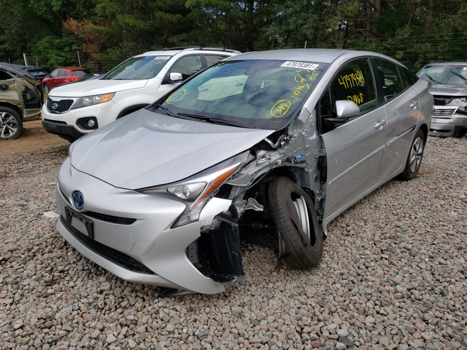 Photo 2 from auction – 2017 TOYOTA PRIUS with VIN JTDKARFU2H3033919