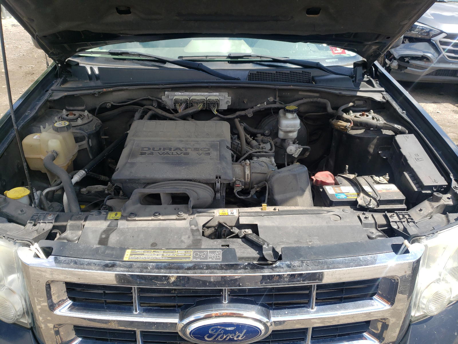 Photo 7 from auction – 2010 FORD ESCAPE XLT with VIN 1FMCU9DG2AKD24940