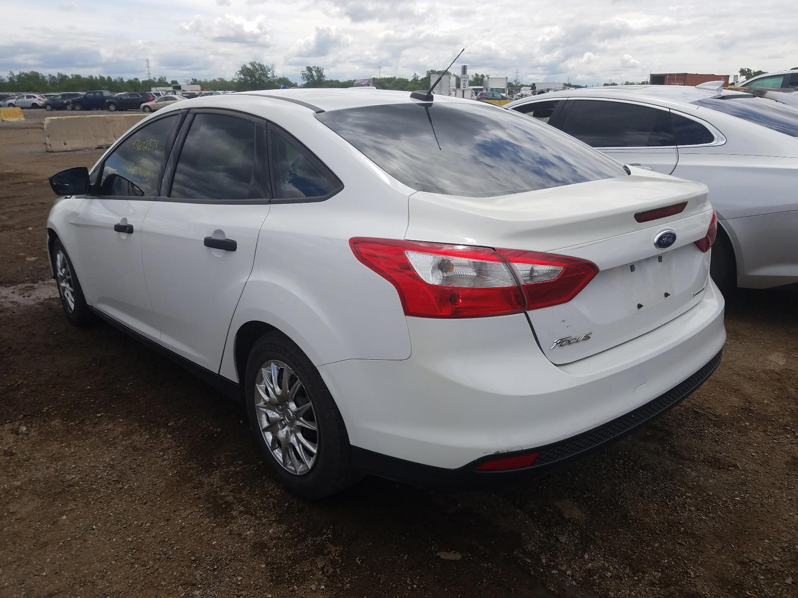 Photo 3 from auction – 2013 FORD FOCUS S with VIN 1FADP3E22DL370403