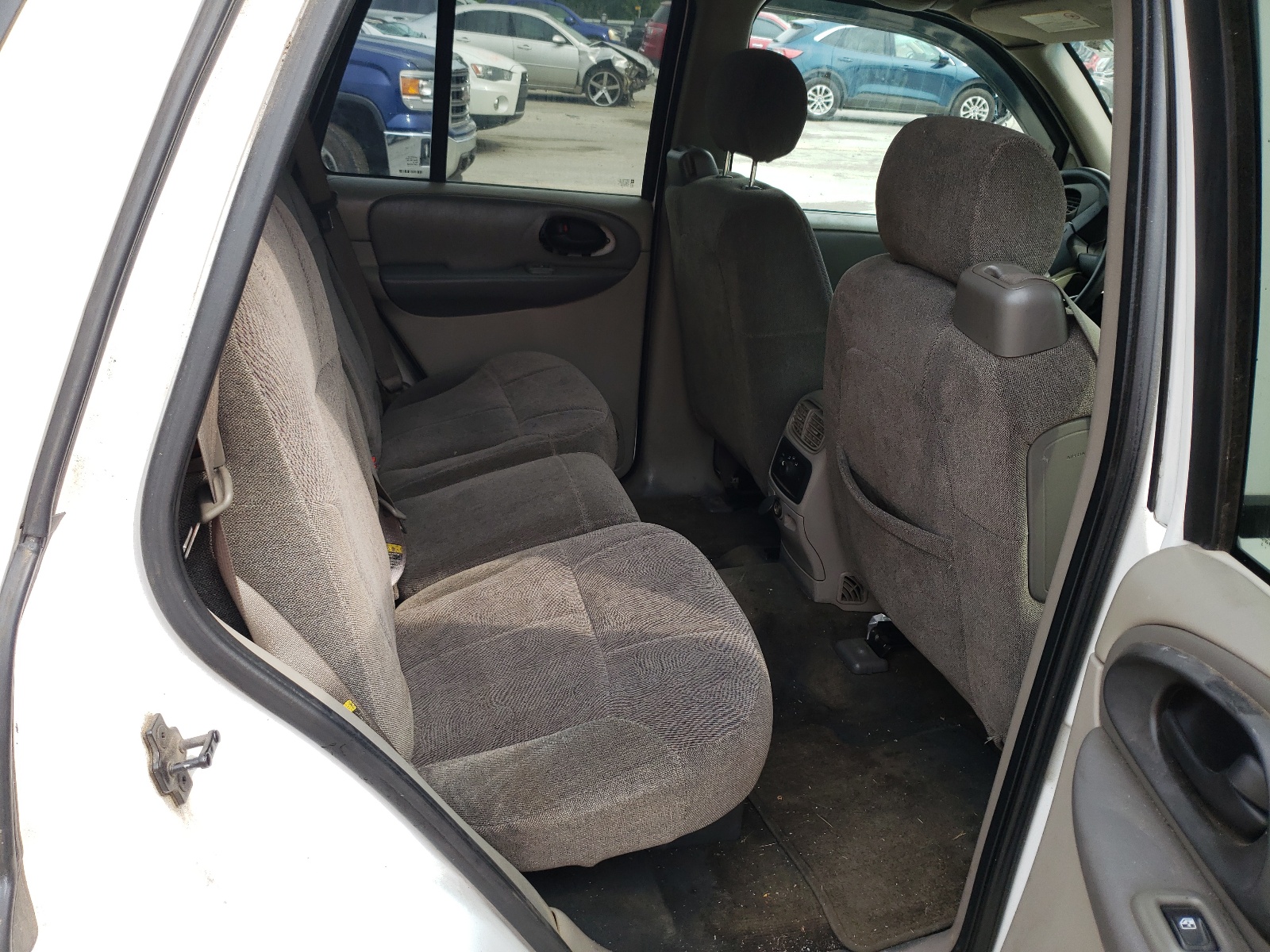Photo 6 from auction – 2004 CHEVROLET TRAILBLAZE with VIN 1GNDT13S342122977