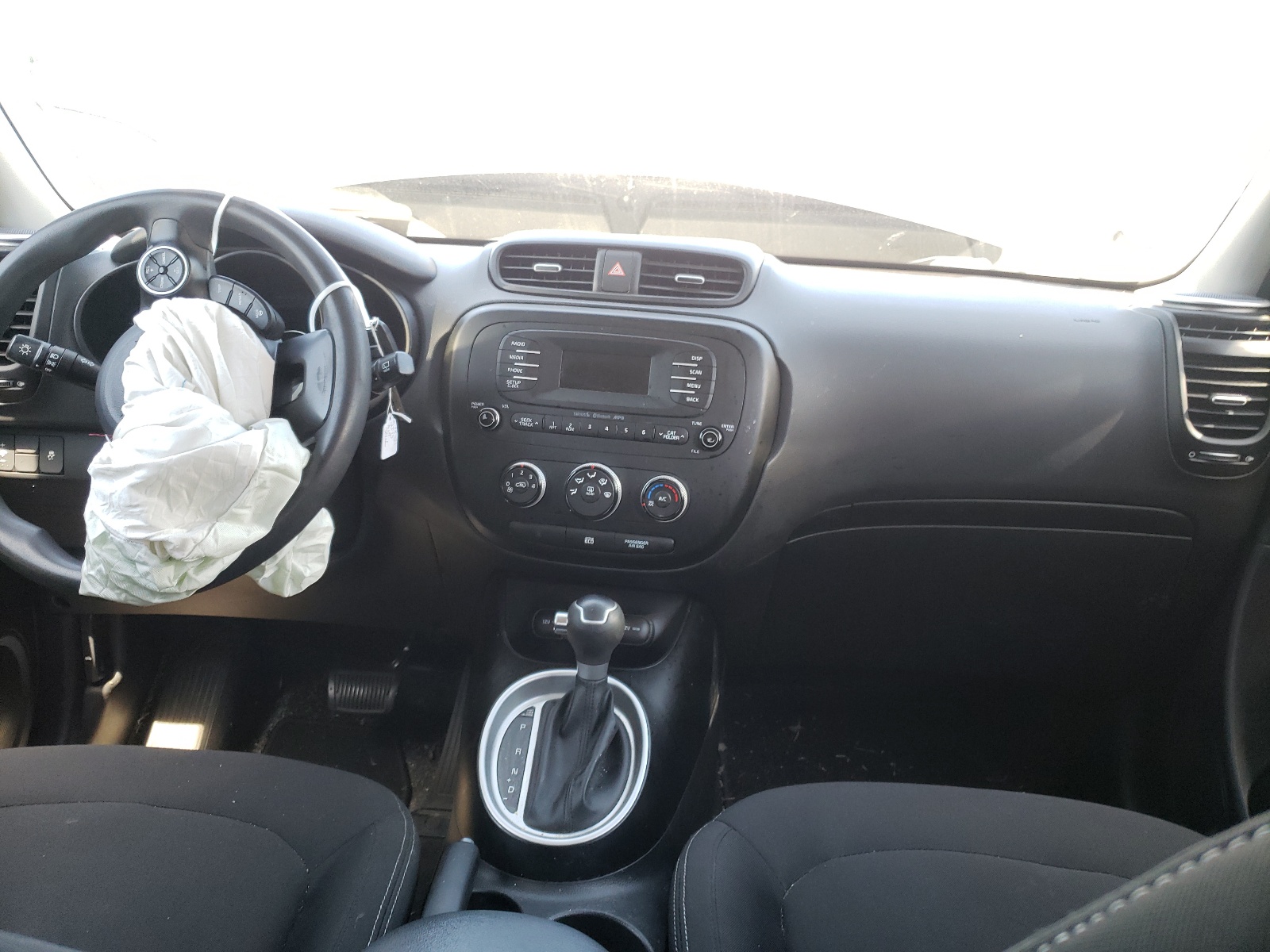 Photo 9 from auction – 2015 KIA SOUL with VIN KNDJN2A23F7116911