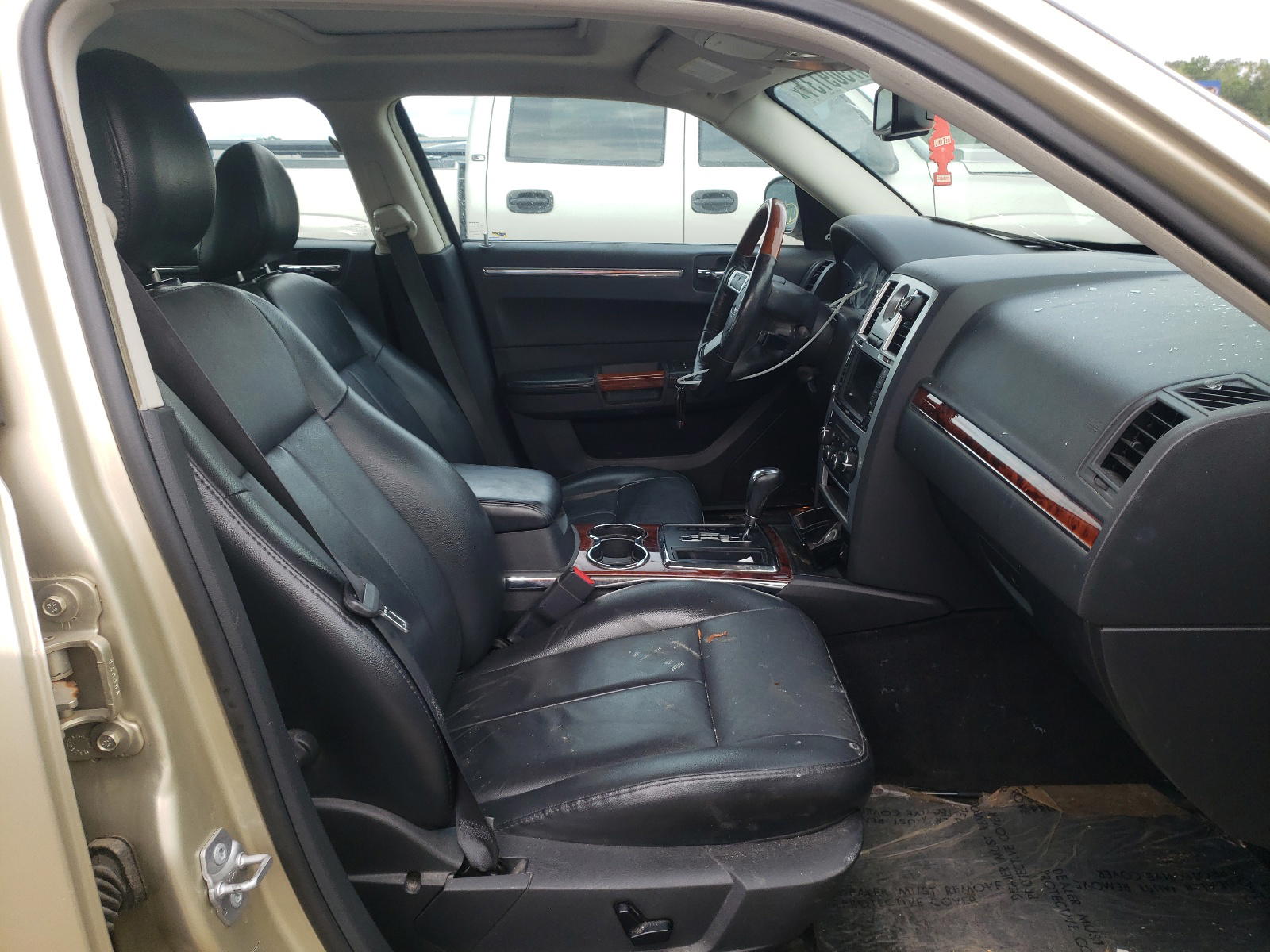 Photo 5 from auction – 2010 CHRYSLER 300 LIMITE with VIN 2C3CA3CV1AH184658