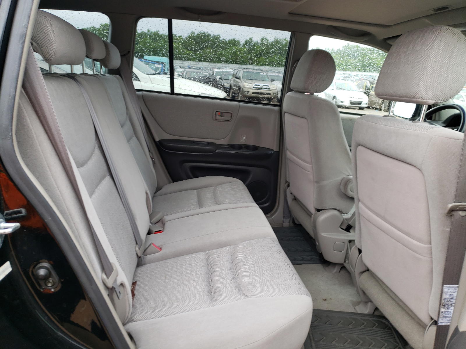 Photo 6 from auction – 2001 TOYOTA HIGHLANDER with VIN JTEHF21AX10010312