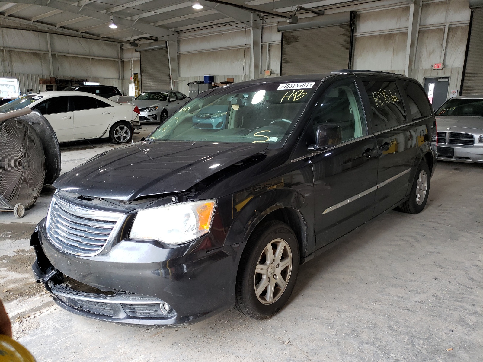 Photo 2 from auction – 2011 CHRYSLER TOWN & COU with VIN 2A4RR5DG1BR733260