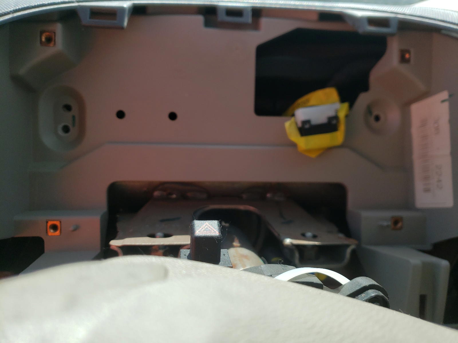 Photo 8 from auction – 2012 FORD ESCAPE with VIN 1FMCU0DG7CKB29897