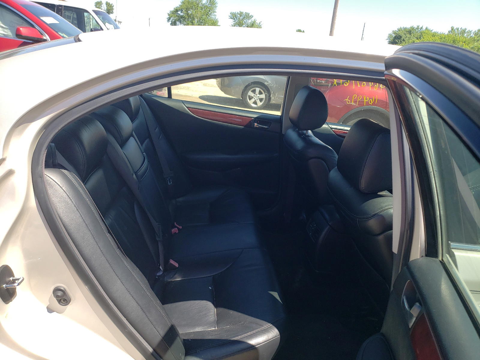 Photo 6 from auction – 2002 LEXUS ES 300 with VIN JTHBF30GX20024457