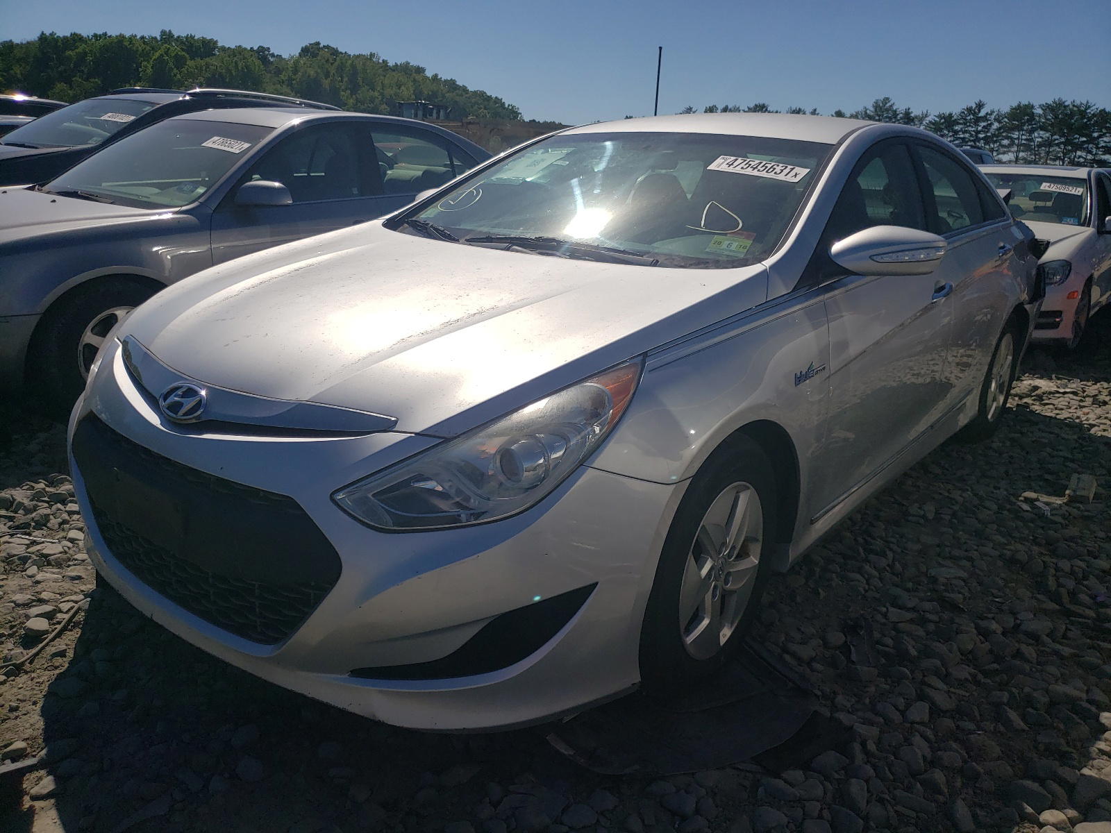 Photo 2 from auction – 2011 HYUNDAI SONATA with VIN KMHEC4A49BA004787