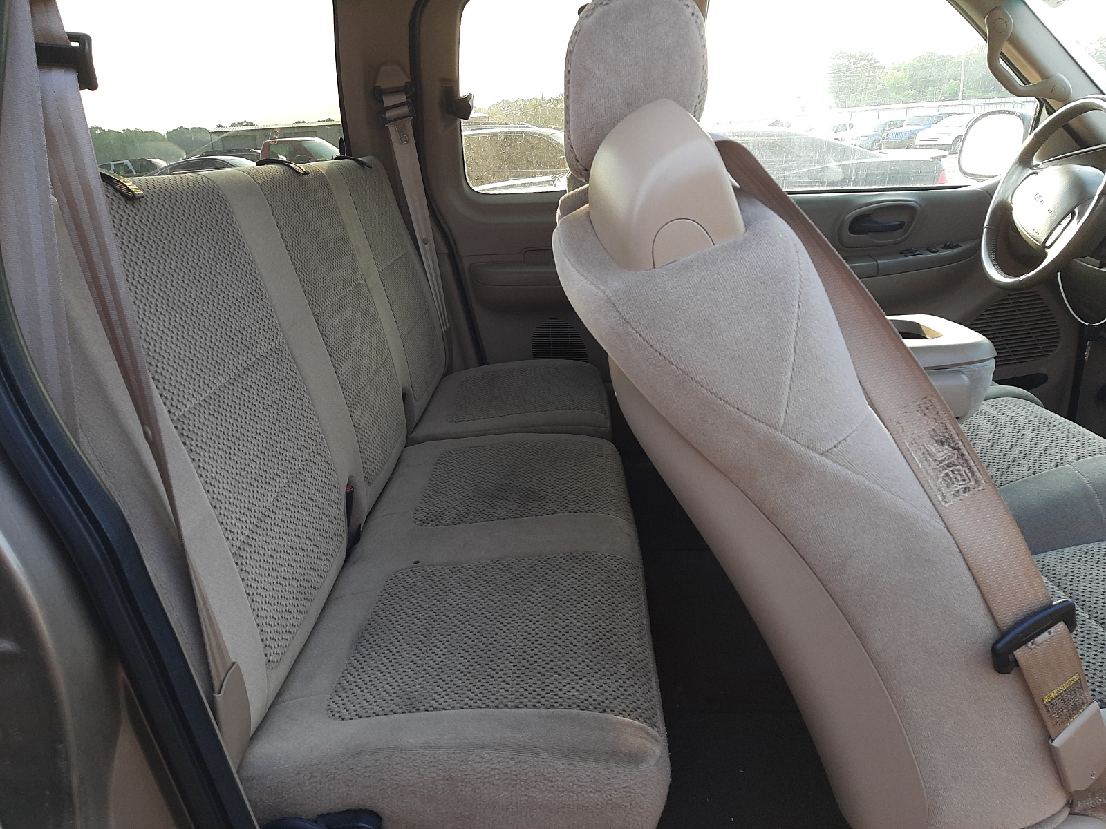 Photo 6 from auction – 2001 FORD F150 with VIN 1FTRX17WX1NA71665