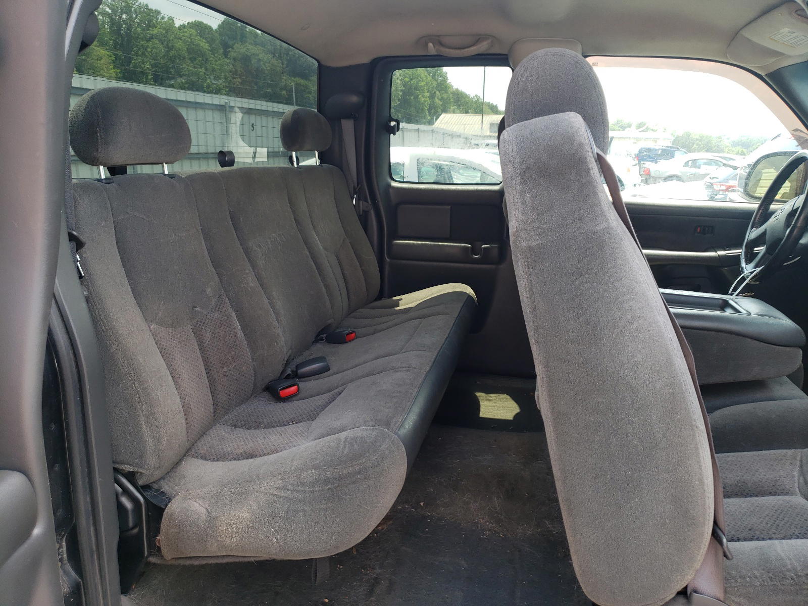 Photo 6 from auction – 2003 CHEVROLET SILVERADO with VIN 2GCEK19T631223820