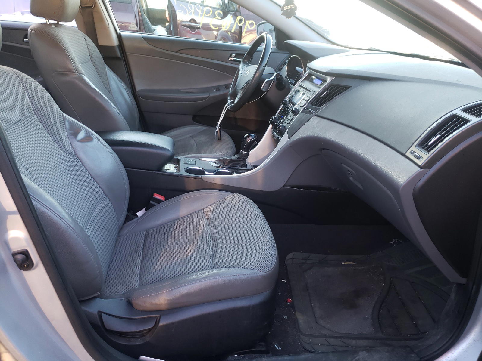Photo 5 from auction – 2013 HYUNDAI SONATA SE with VIN 5NPEC4AC8DH506889