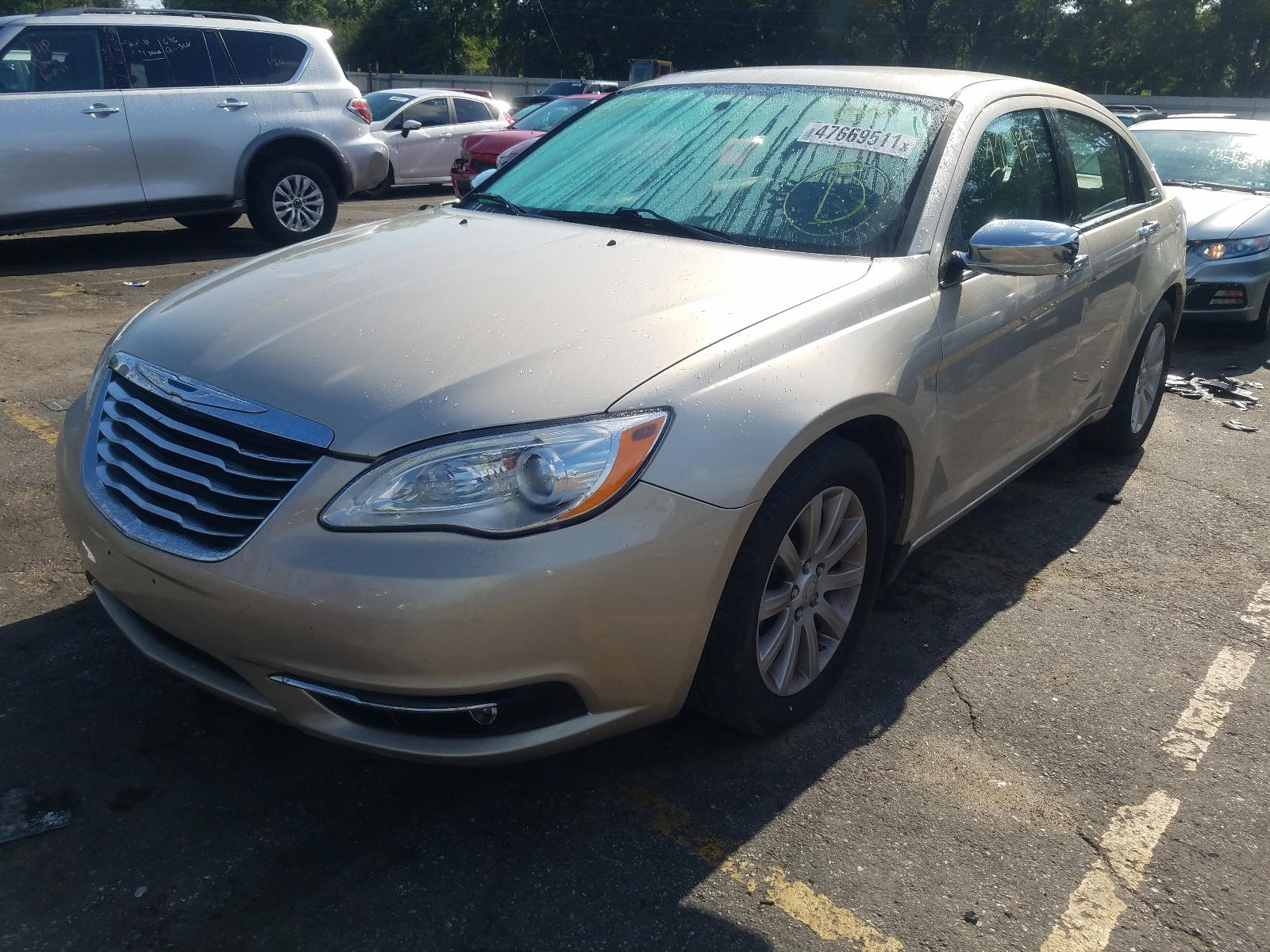 Photo 2 from auction – 2013 CHRYSLER 200 LIMITE with VIN 1C3CCBCG3DN623585