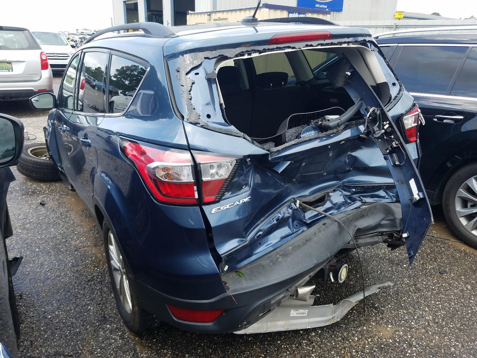 Photo 3 from auction – 2018 FORD ESCAPE SE with VIN 1FMCU9GD3JUB12943