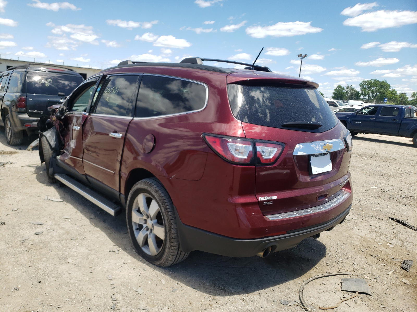 Photo 3 from auction – 2015 CHEVROLET TRAVERSE L with VIN 1GNKVJKD1FJ200301
