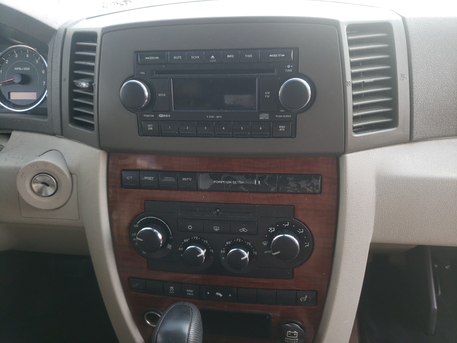 Photo 9 from auction – 2005 JEEP GRAND CHER with VIN 1J4HR58255C677802