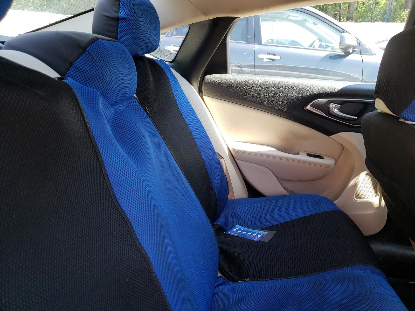 Photo 6 from auction – 2015 CHRYSLER 200 LIMITE with VIN 1C3CCCAB2FN563069