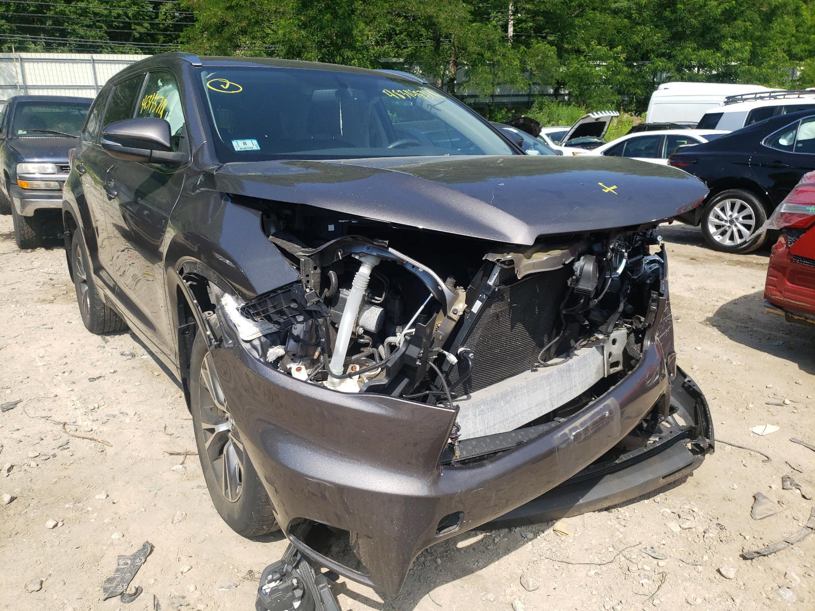 TOYOTA HIGHLANDER 2016 with VIN 5TDJKRFH5GS298150 - Photo from auction
