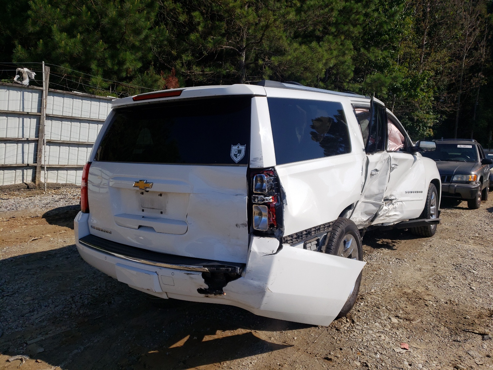 Photo 4 from auction – 2015 CHEVROLET SUBURBAN C with VIN 1GNSCKKC2FR156345