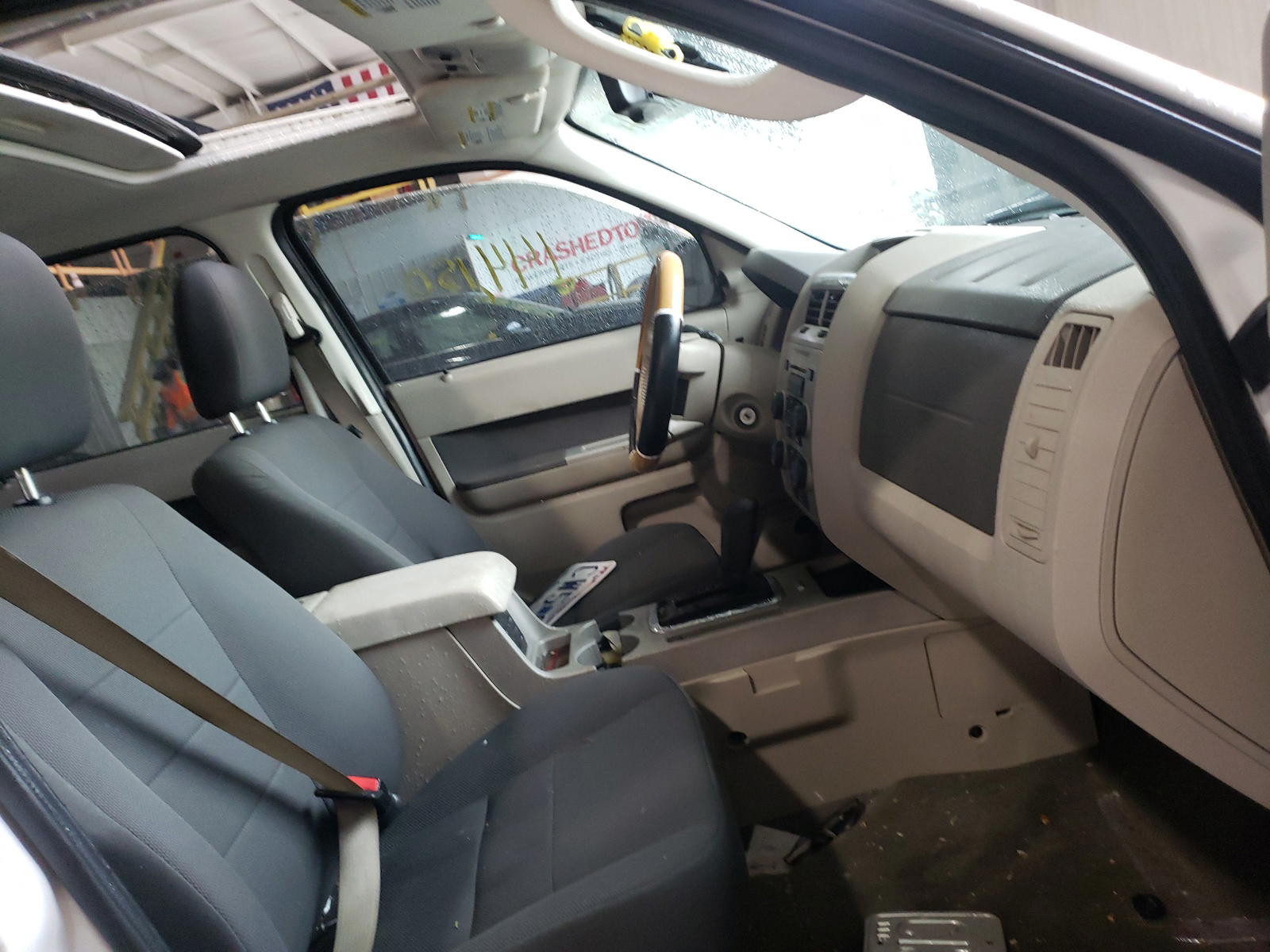 Photo 5 from auction – 2010 FORD ESCAPE XLT with VIN 1FMCU0D71AKA04844
