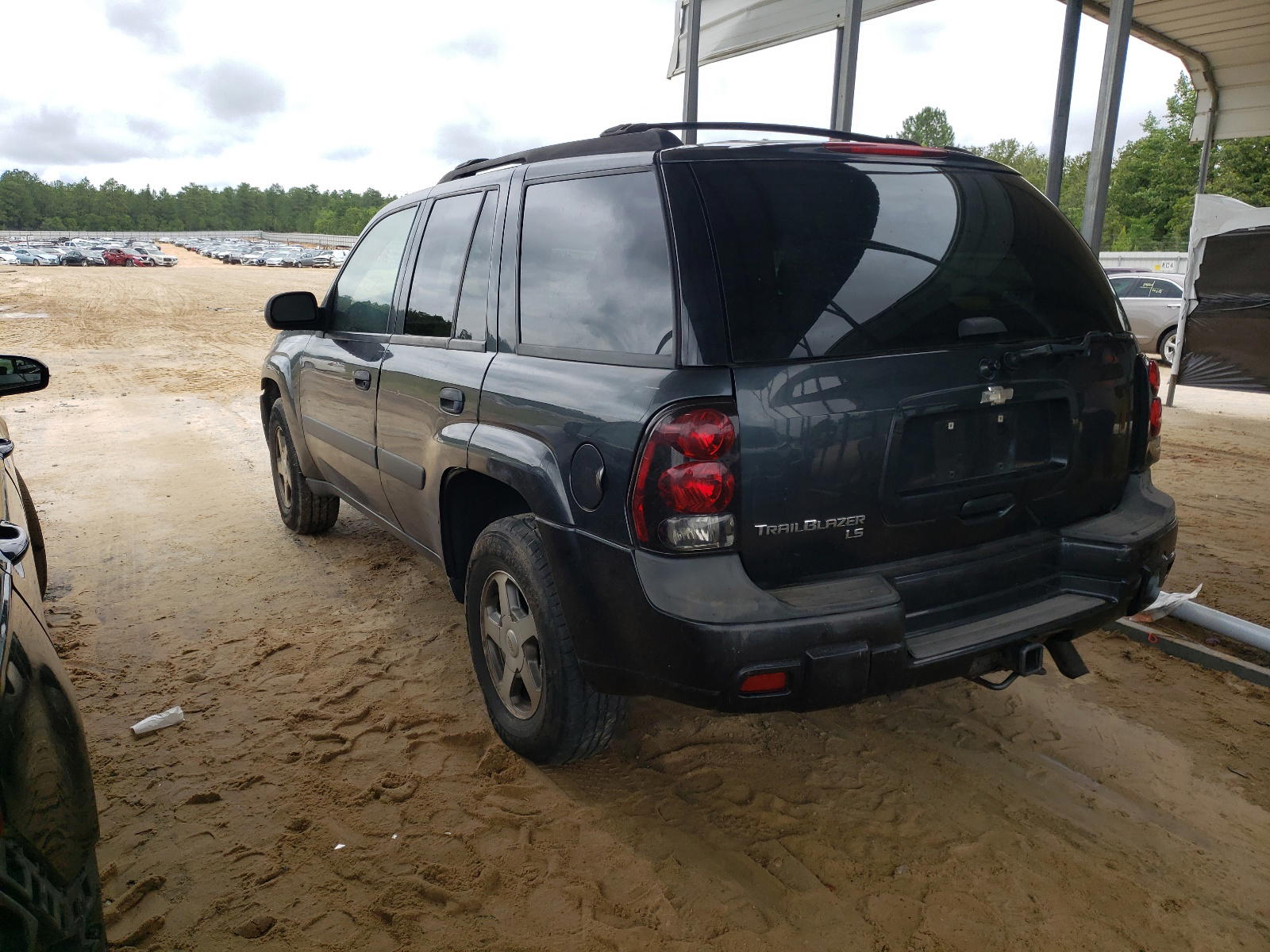 Photo 3 from auction – 2005 CHEVROLET TRAILBLAZE with VIN 1GNDS13S852189367