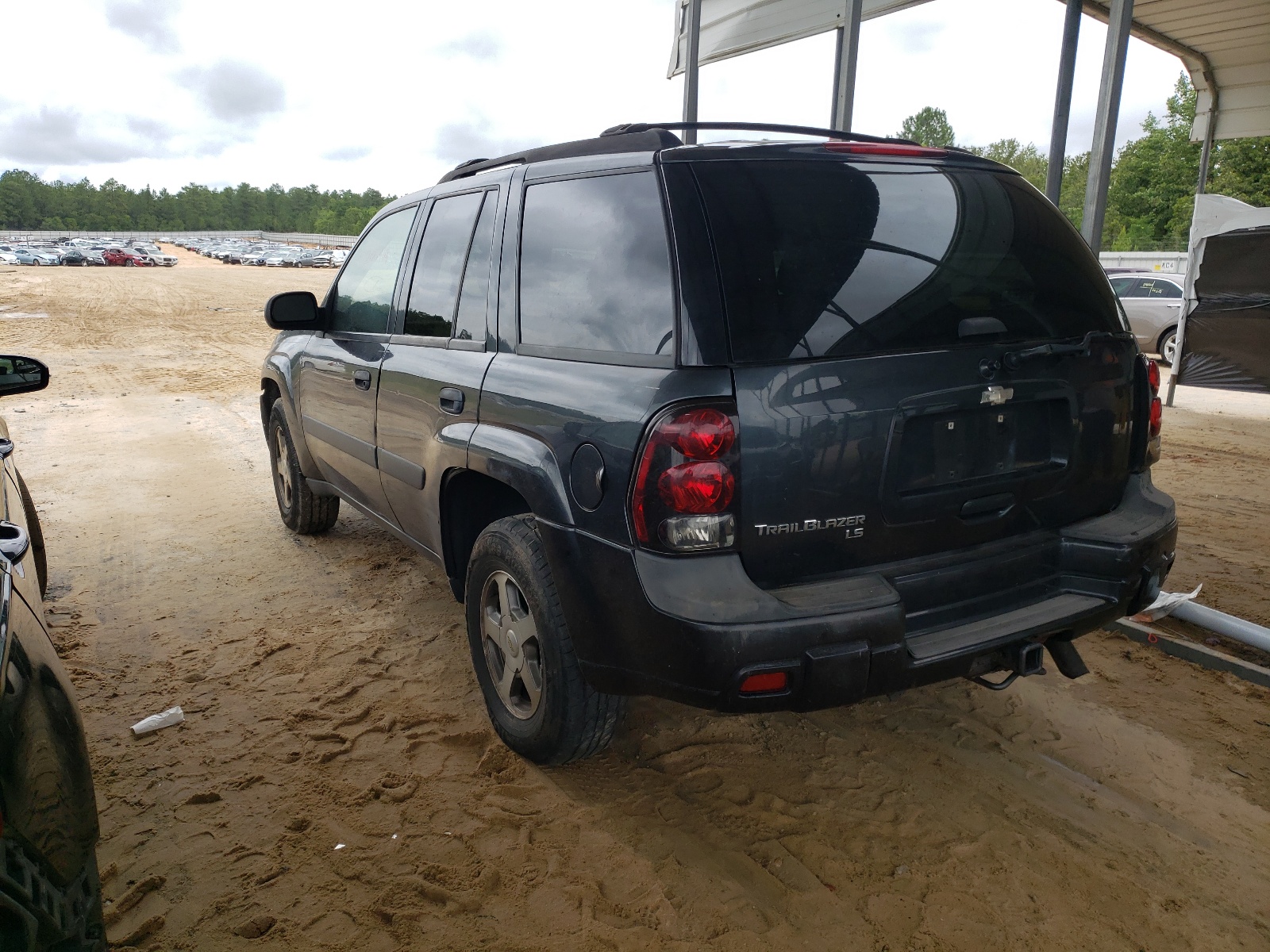 صورة رقم 3 من المزاد - 2005 CHEVROLET TRAILBLAZE مع VIN 1GNDS13S852189367