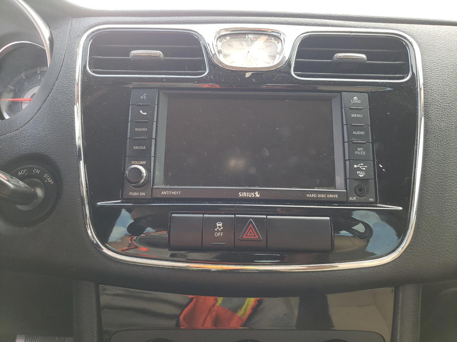 Photo 9 from auction – 2012 CHRYSLER 200 TOURIN with VIN 1C3CCBBB8CN206080