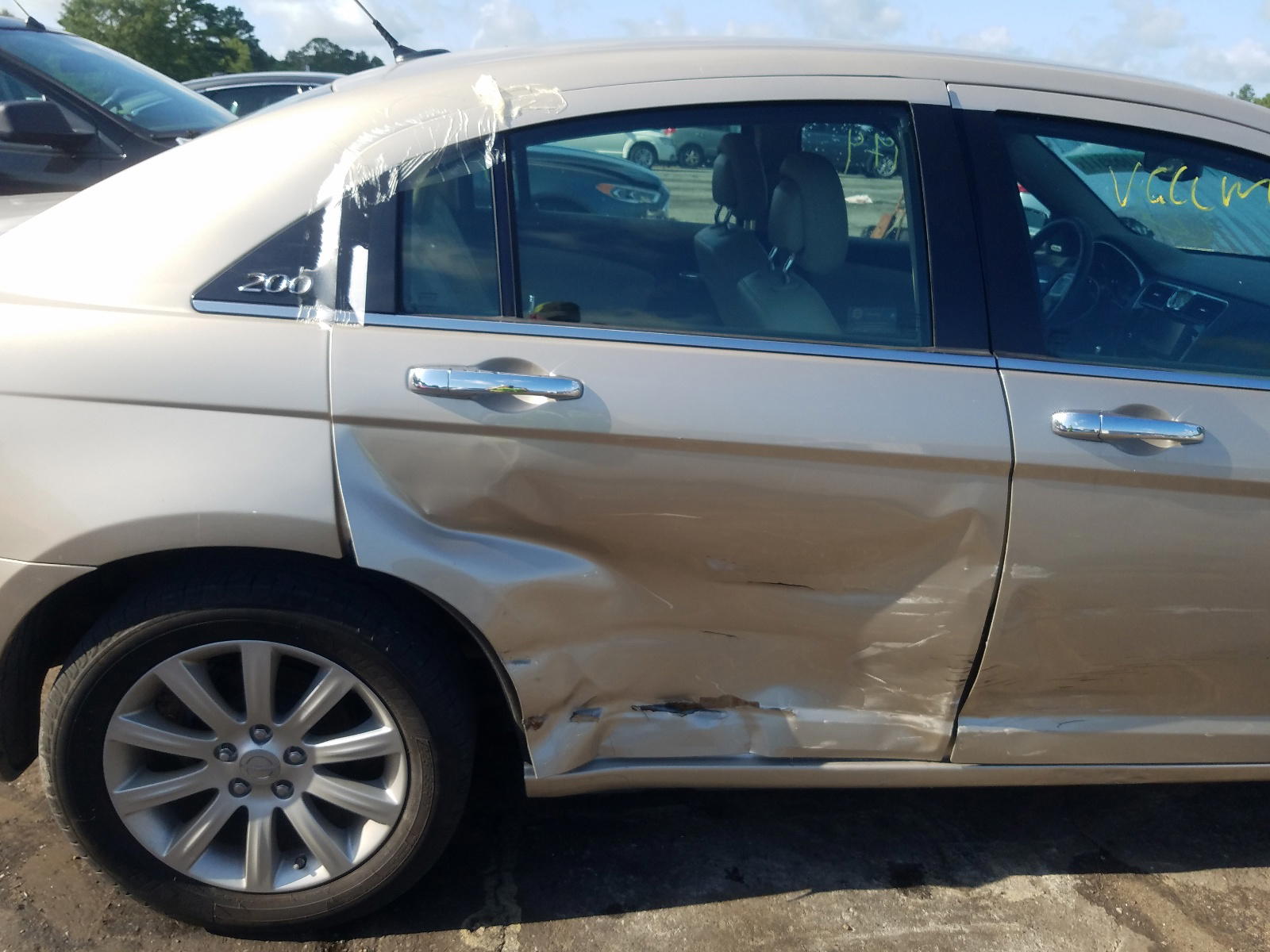 Photo 9 from auction – 2013 CHRYSLER 200 LIMITE with VIN 1C3CCBCG3DN623585