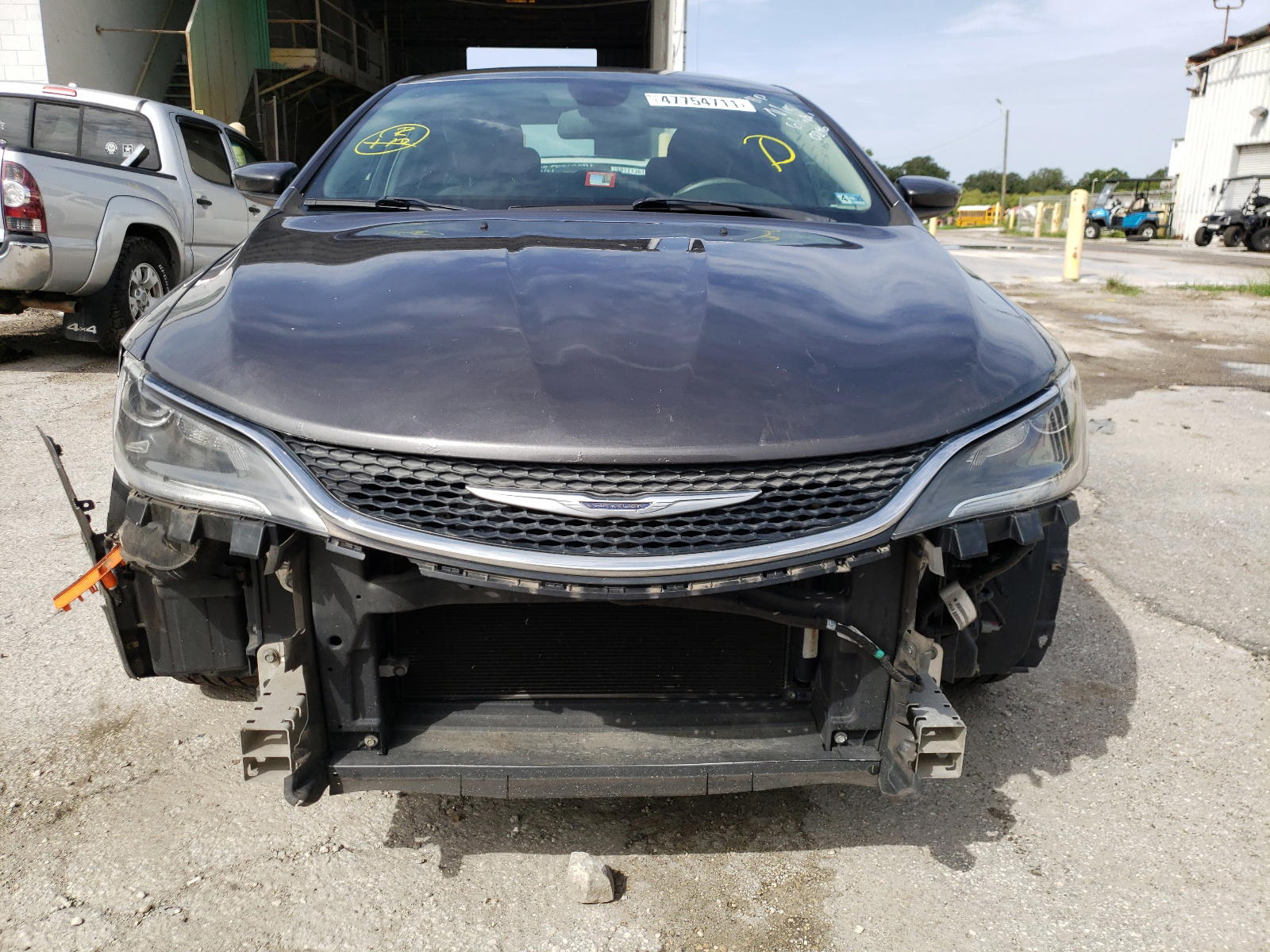 Photo 9 from auction – 2015 CHRYSLER 200 LIMITE with VIN 1C3CCCAB6FN570896