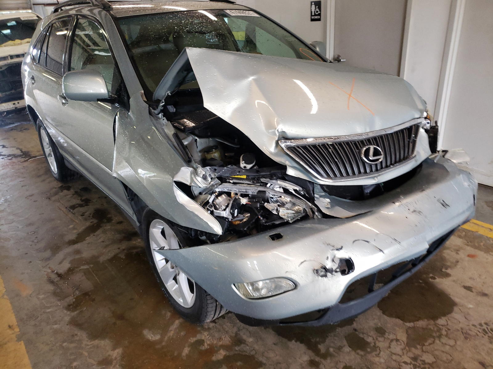 Photo 9 from auction – 2006 LEXUS RX 330 with VIN 2T2HA31U46C109087