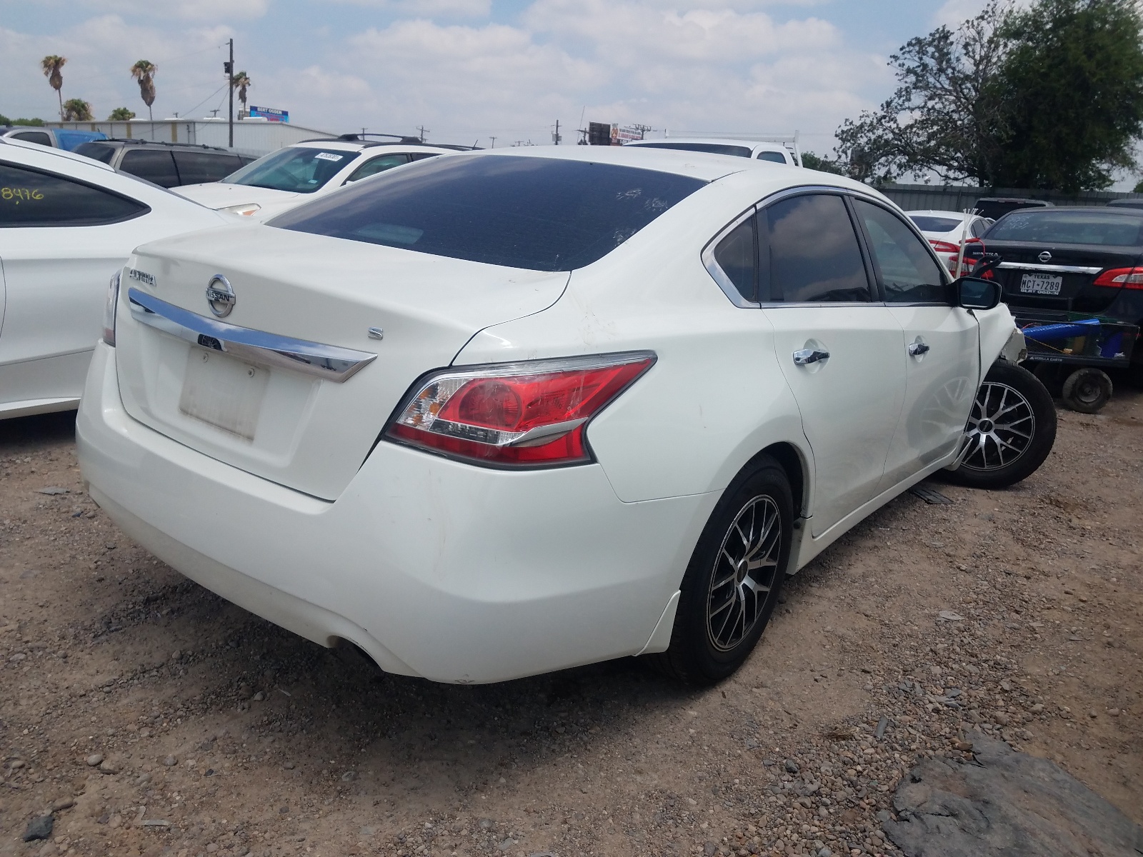 Photo 4 from auction – 2015 NISSAN ALTIMA 2.5 with VIN 1N4AL3AP8FN326591