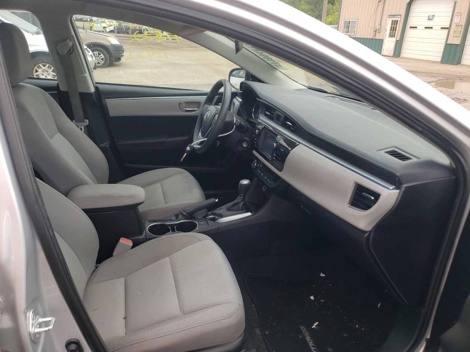 Photo 5 from auction – 2016 TOYOTA COROLLA L with VIN 5YFBURHE2GP412907