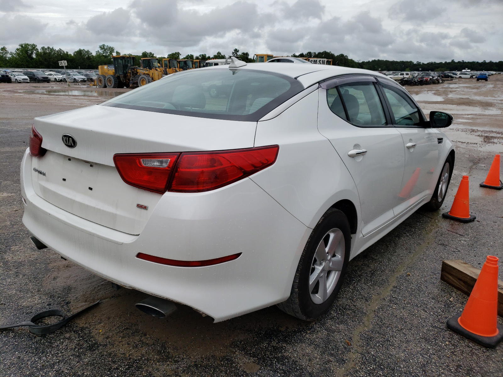 Photo 4 from auction – 2015 KIA OPTIMA LX with VIN KNAGM4A74F5660850