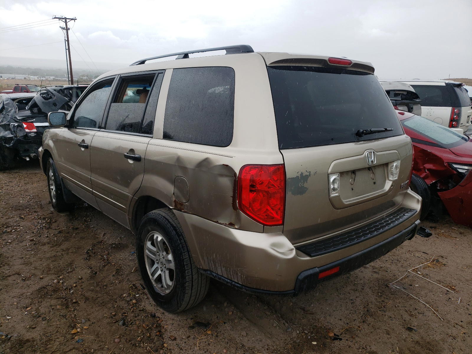 Photo 3 from auction – 2005 HONDA PILOT EXL with VIN 5FNYF18505B035055